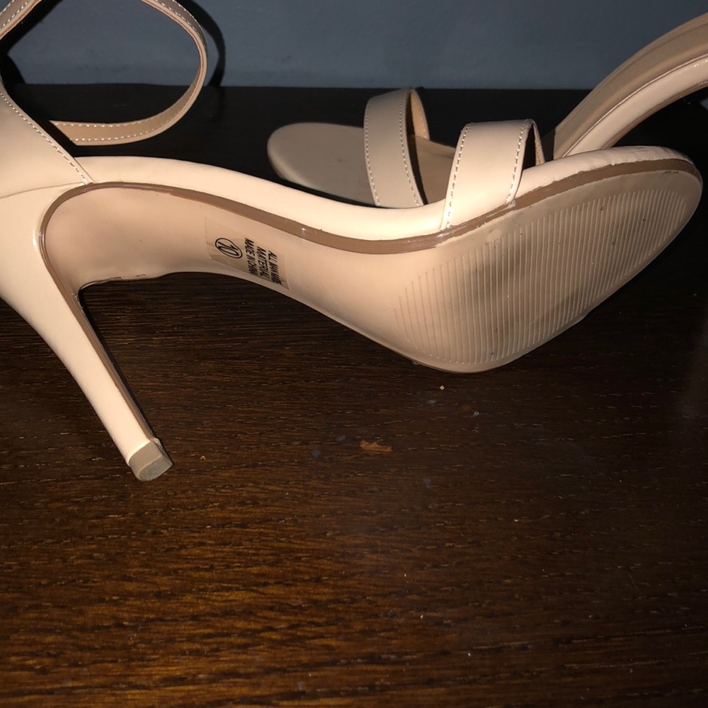 Shoes - Picture 4 of 4